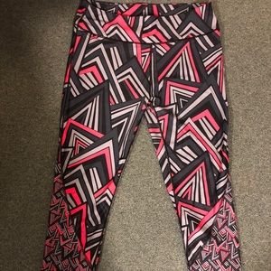 Large Fabletics Capri Leggings